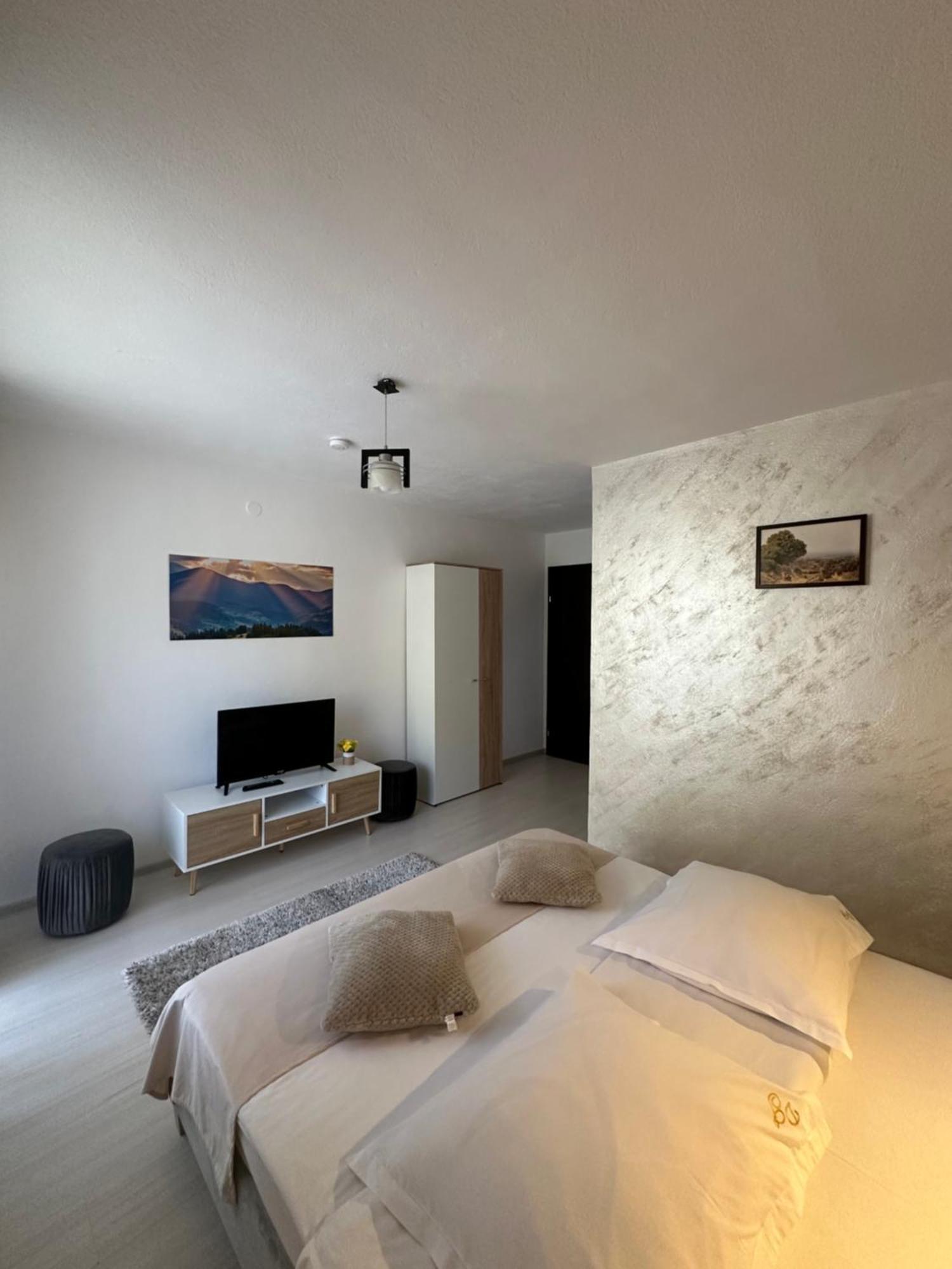 Casuta De Langa Izvor Hotel Moeciu De Sus Buitenkant foto