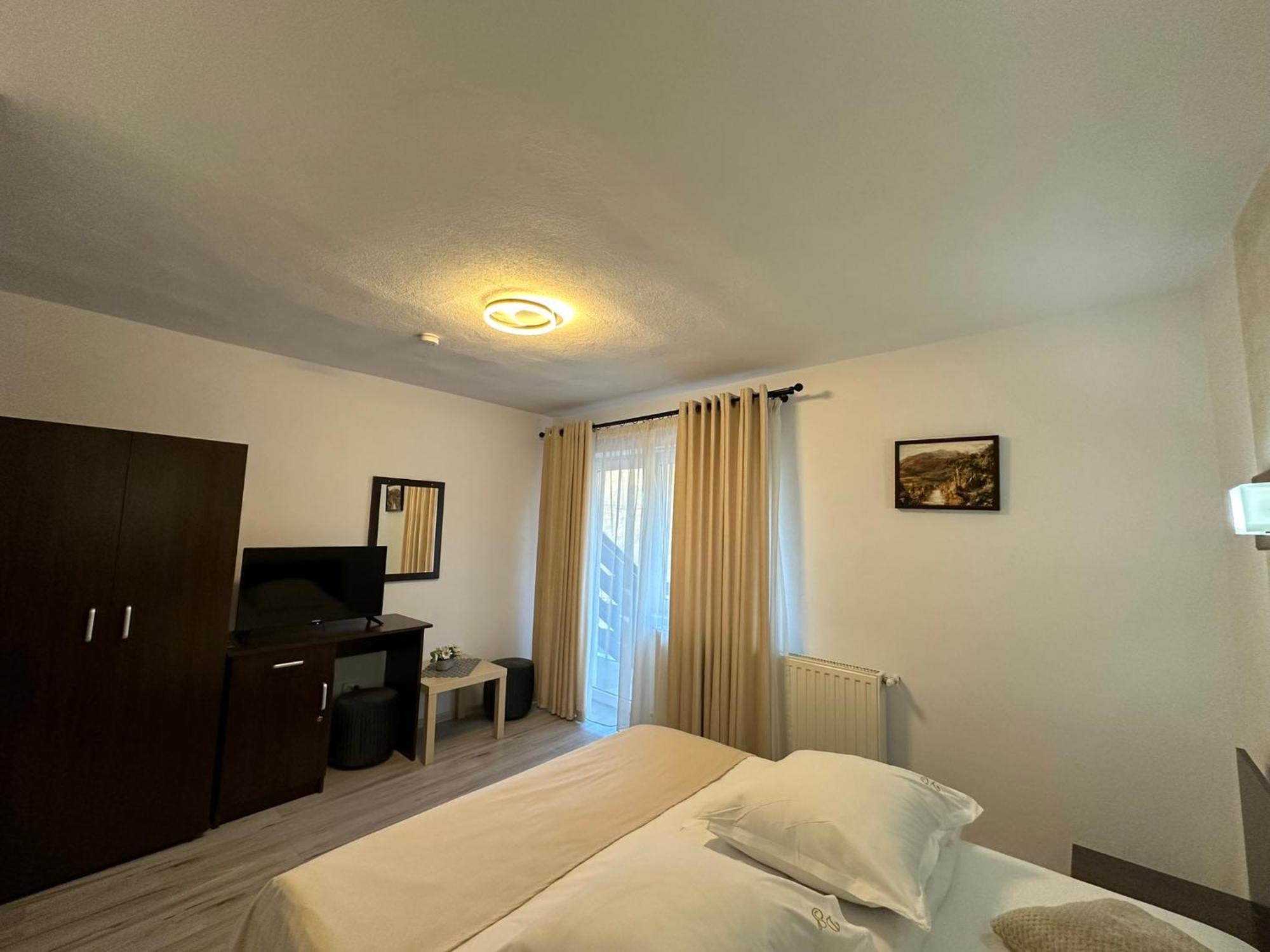 Casuta De Langa Izvor Hotel Moeciu De Sus Buitenkant foto